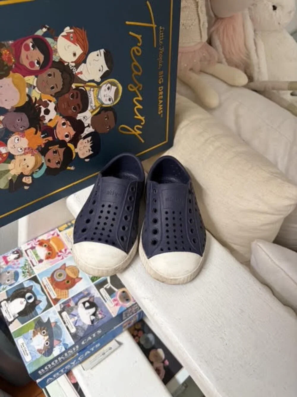 Native Kids Slip-On Water Shoes in Navy Blue and White size Children’s 6 c